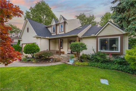 Photo of 817 Quail Hollow Circle, Avon Lake, OH 44012 (MLS # 5239708)