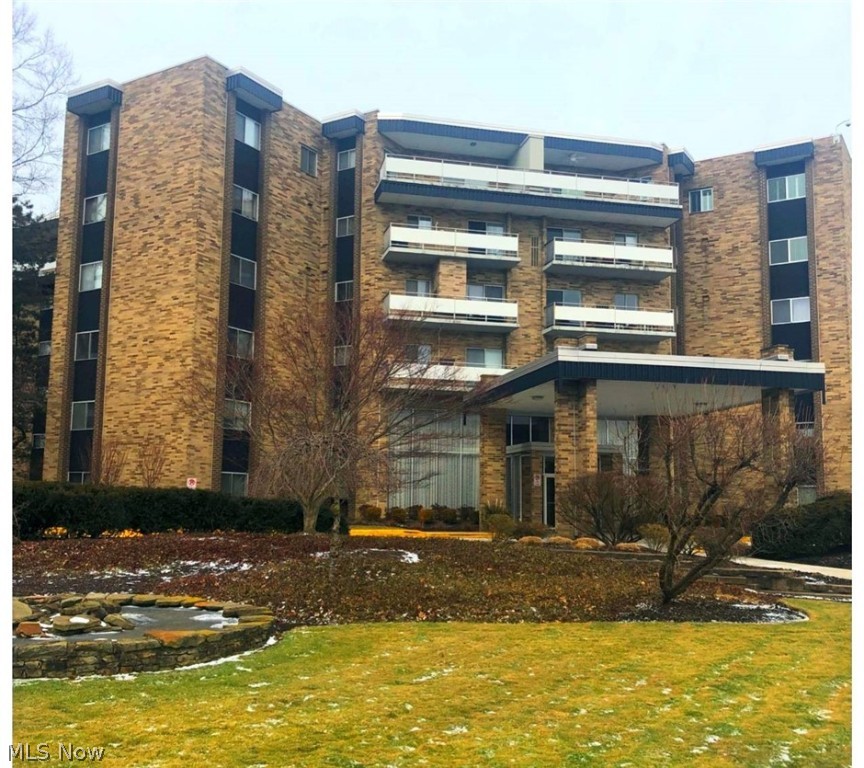 Acacia/Green Condo - Residential