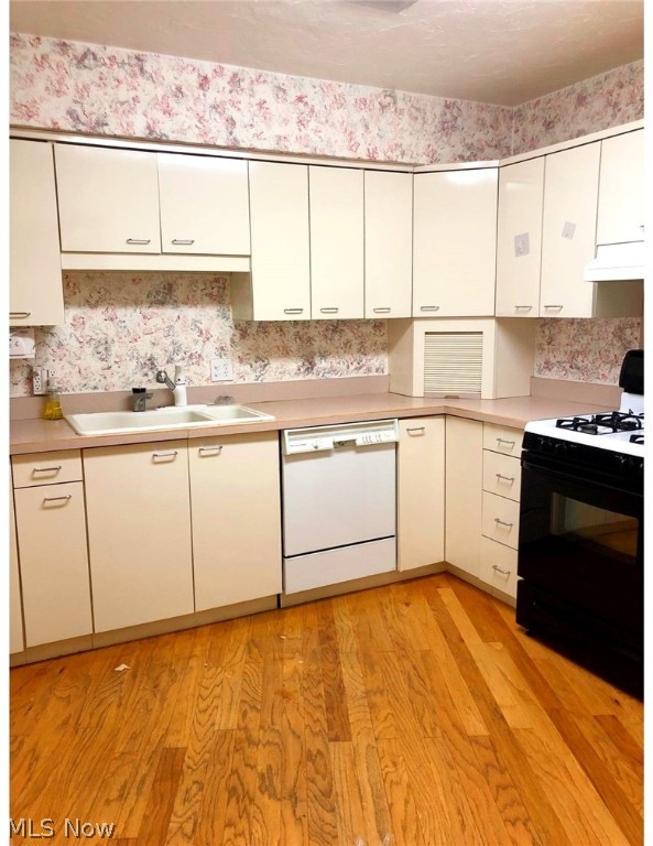 Acacia/Green Condo - Residential