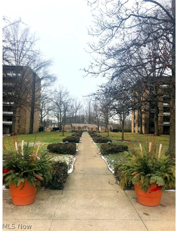 Acacia/Green Condo - Residential