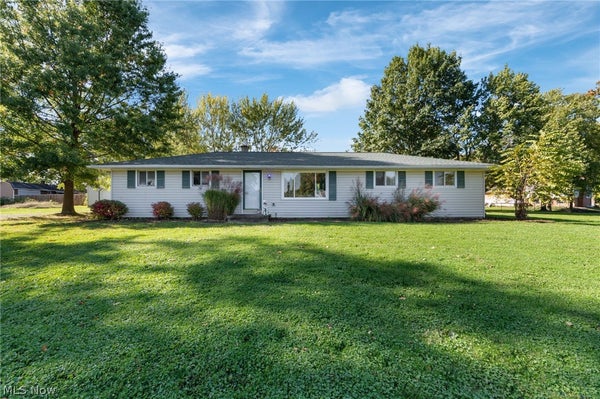 2665 LYNDALE AVE NW, MASSILLON, OH 44647 - Image b76c6eea204850ad5d3e81ee4d2e27ca/4234761616
