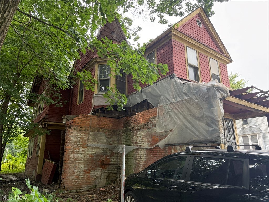 1274 E 100th Street