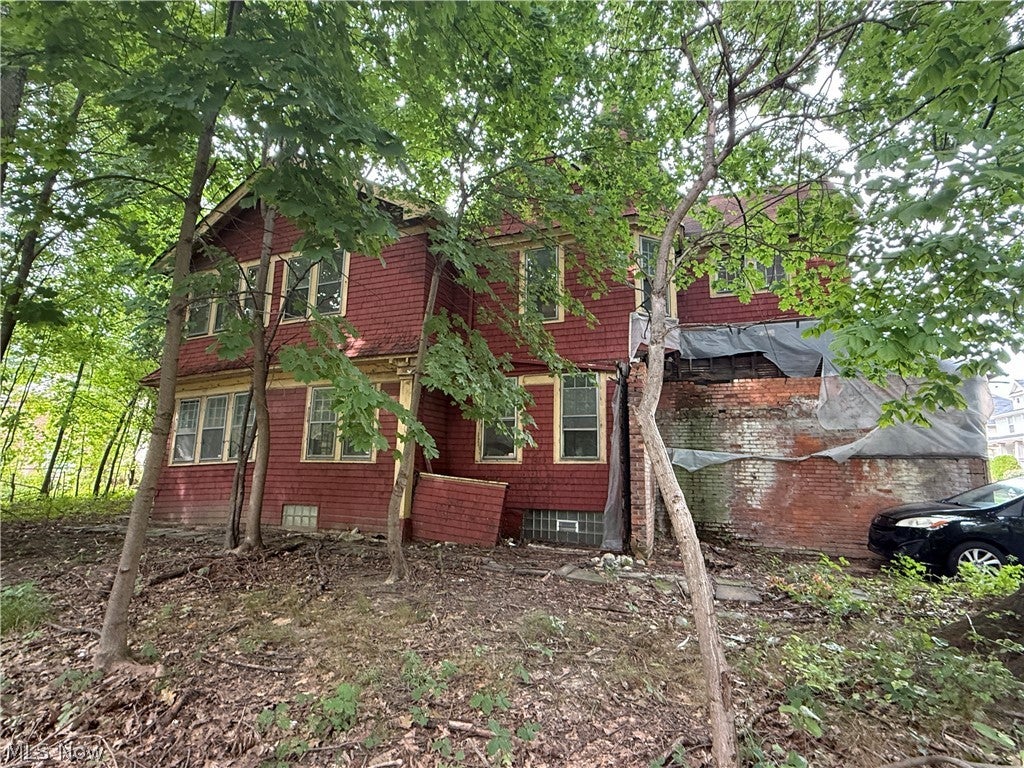 1274 E 100th Street