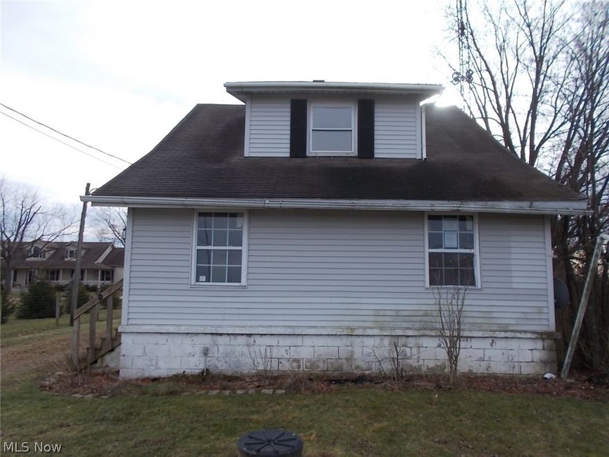 Bring your talents and bring this beauty back to life again.  Enclosed front porch would be a great office area. Large partially fenced yard and a 3 car garage to plenty of storage or all of your hobbies. To be sold AS IS. Seller will NOT pay for any inspections or repairs. Buyer is responsible for due diligence inquiry of all property information. Any Room sizes are approximate and not guaranteed. Condition of any appliances are not warranted.  All bids are sealed for the first 10 days of the listing and limited to Owner Occupant Buyers Only. Sealed Bidding period ends on 1/7/2019 at 11:59pm. If no offer is accepted on the 11th day then bids are opened daily.  Exclusive Owner Occupant Bidding period ends on 1/12/2019 at 11:59pm. Bidding is open to all bidders after this date if no offer has been accepted. Closing agent (Title Co.) of Buyers choice.  FHA Financing subject to Buyer's Appraisal (IE - Insured Escrow)