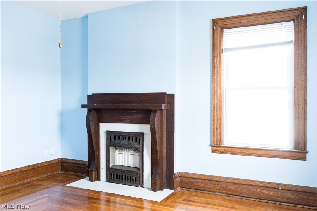 Elletson Adn - Residential