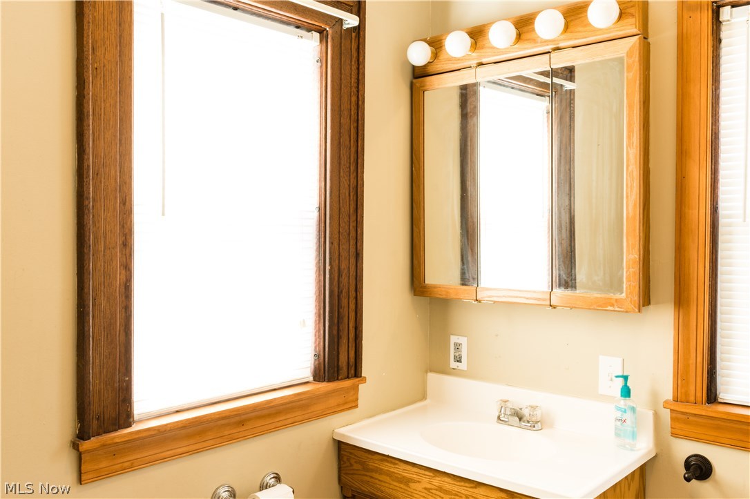 Elletson Adn - Residential