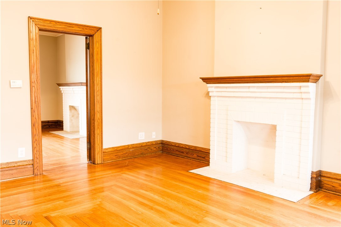 Elletson Adn - Residential