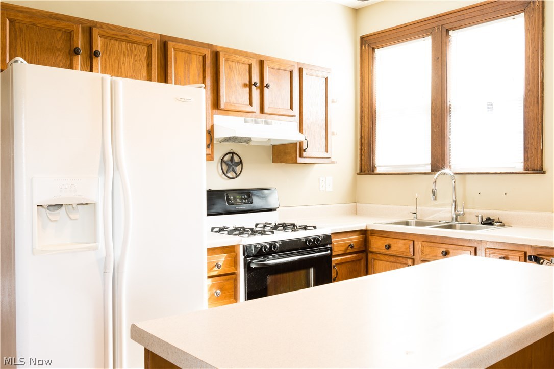 Elletson Adn - Residential