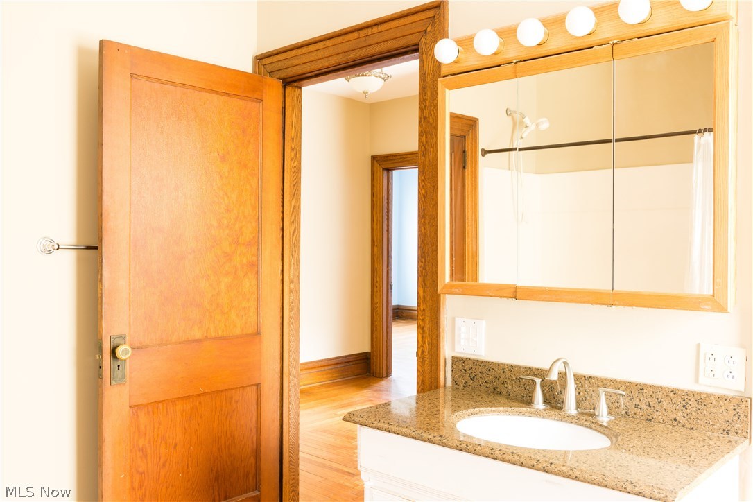 Elletson Adn - Residential