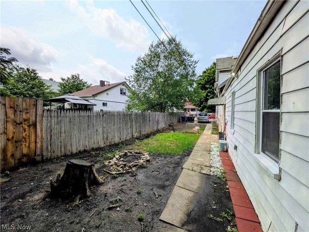 2217 W 104th Street
