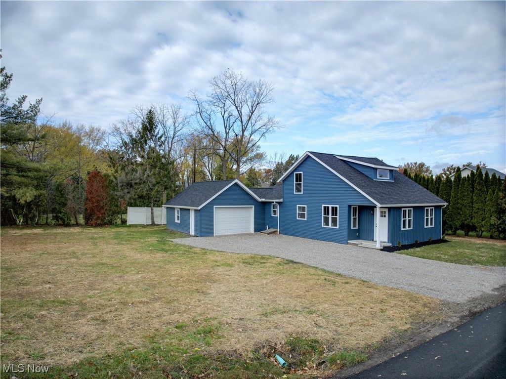 Photo of 212 Claremont Road, Vermilion, OH 44089 (MLS # 5168033)