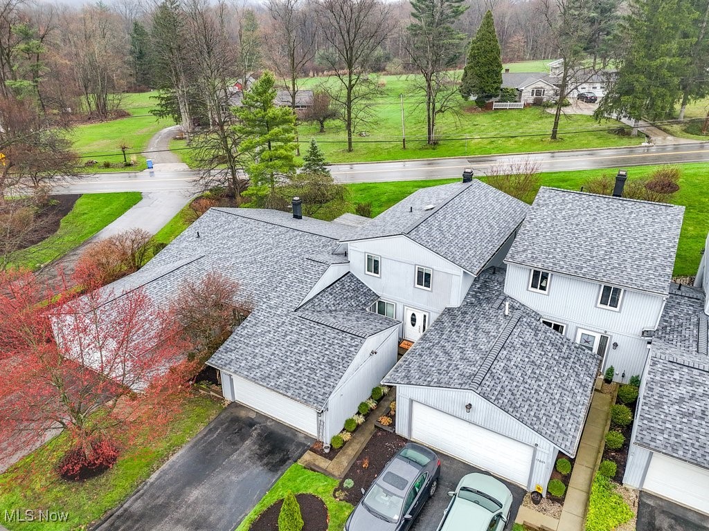 17603 Eastbrook Trail, Chagrin Falls, Ohio image 3