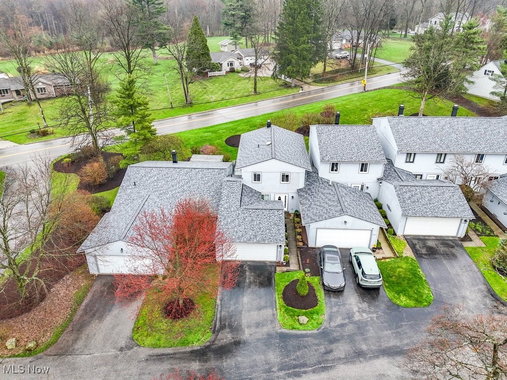 17603 Eastbrook Trail, Chagrin Falls, Ohio image 4
