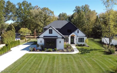 2215 Bradley Westlake OH 44145