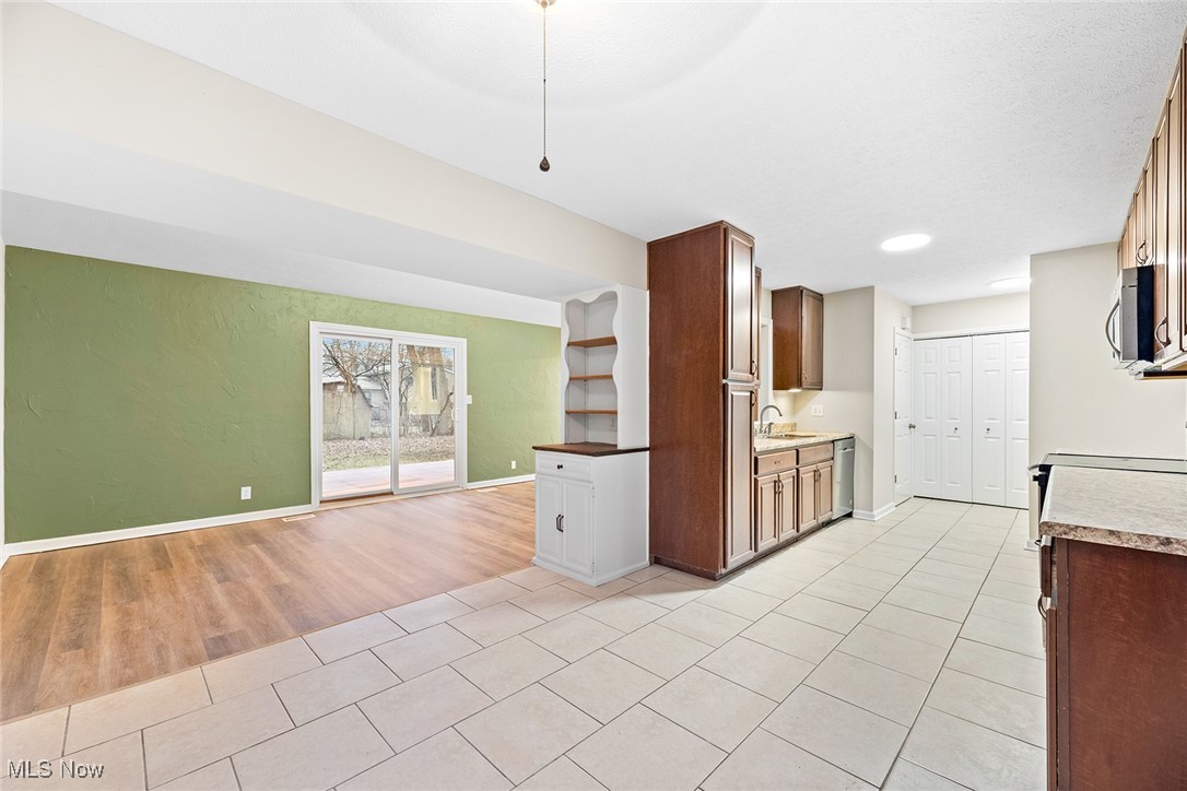 Mentor Grovelands Sub - Residential