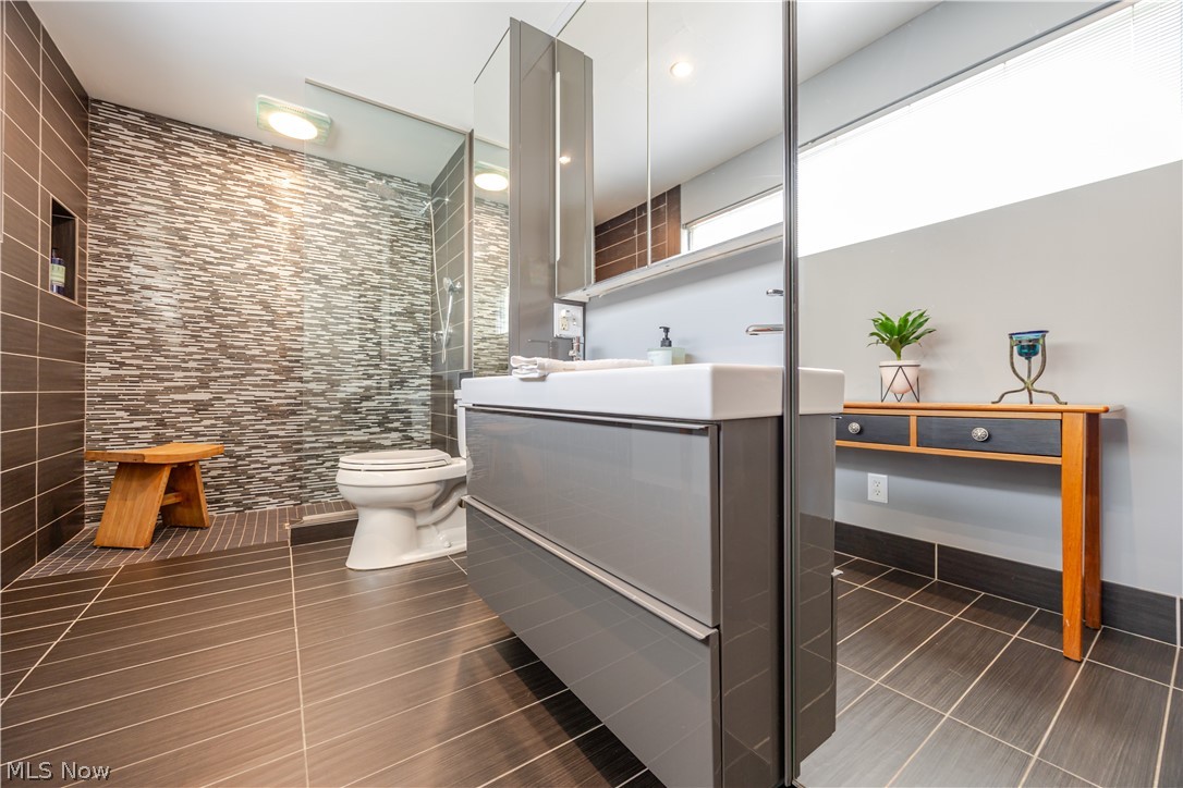 Stonebridge Plaza Condo - Residential