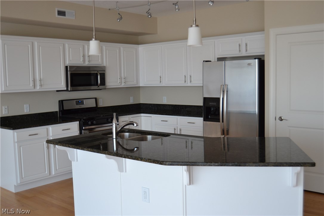 Larimar Condos Ph 01 - Residential