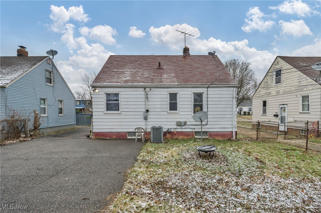16914 Lotus Drive, Cleveland, Ohio image 10