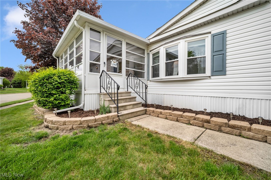 44 Periwinkle Drive, Olmsted Falls, Ohio image 8