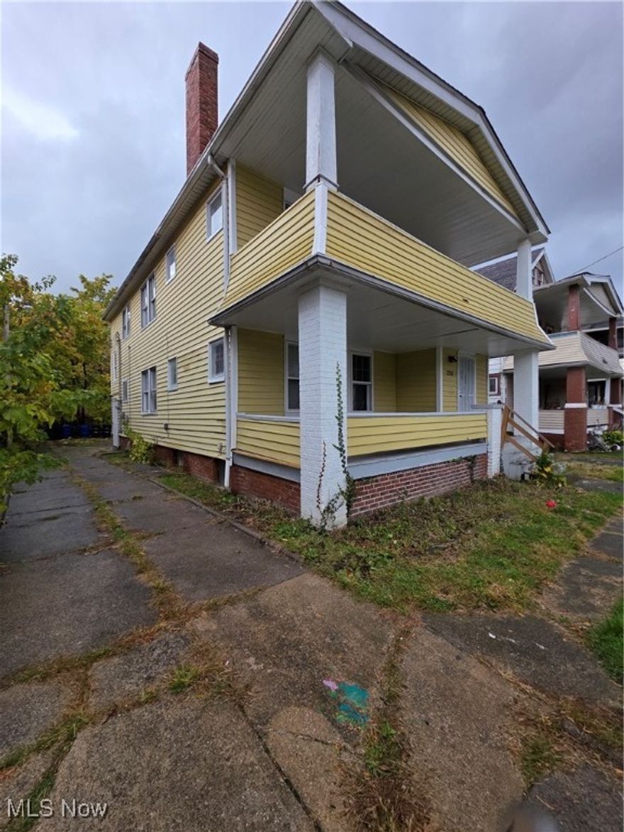 3 Family home as a 3/2/1. 2nd floor recently rented for $1253.00 with auto payments from Eden. 1st floor has 3 bedrooms, 2nd floor has 2 and 3rd floor efficiency is a bedroom, bath and living room no kitchen. Roof only 1 year. 1st and 2nd floor porch. 2nd floor water tank was just installed 7/25. Easy to show, schedule your tour.