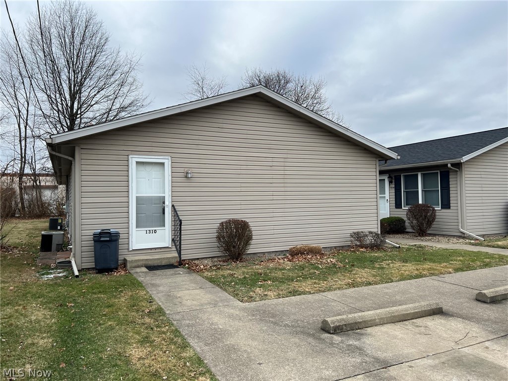 City/New Philadelphia - Residential Lease