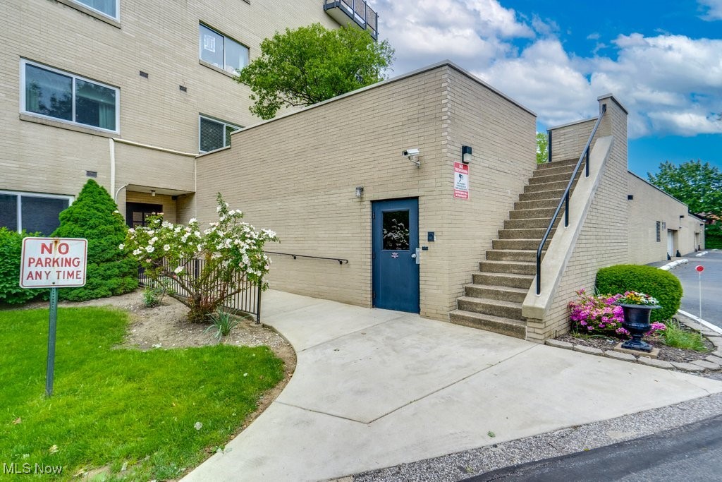 255 N Portage Path #213, Akron, Ohio image 6