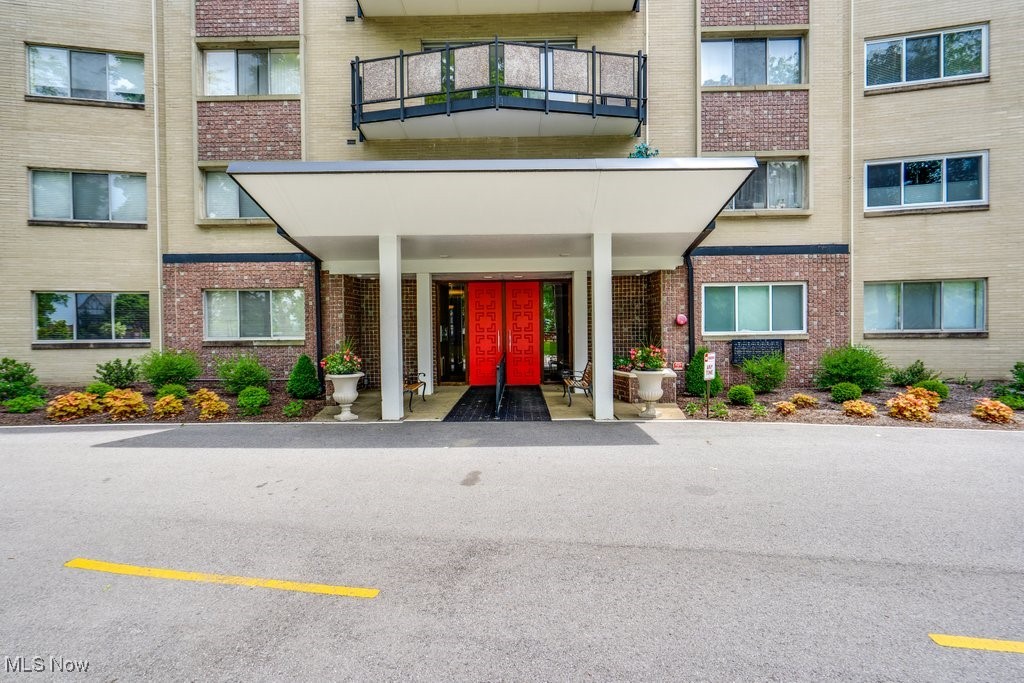 255 N Portage Path #213, Akron, Ohio image 1