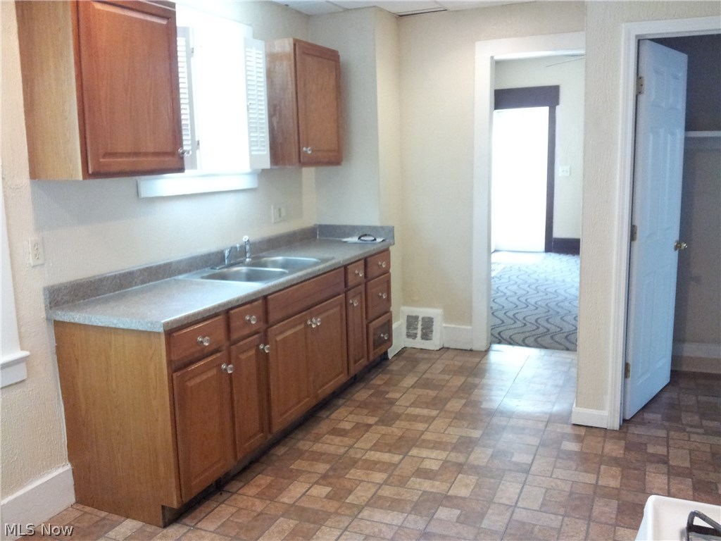 Edwards - Residential Lease