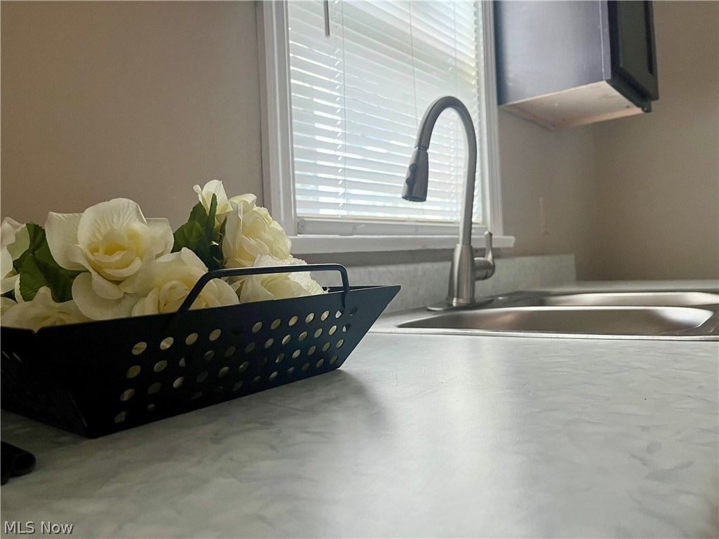 S H Klienman Realty Cos Shake - Residential