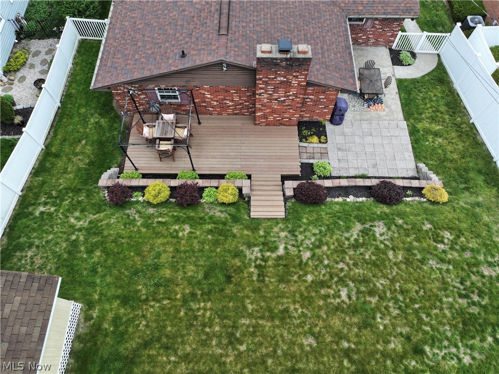 189 COUNTRY CL 60X125 - Residential