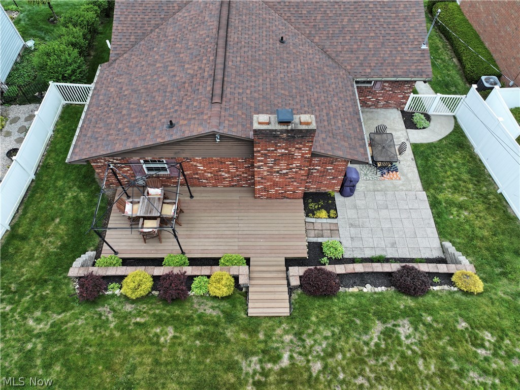 189 COUNTRY CL 60X125 - Residential