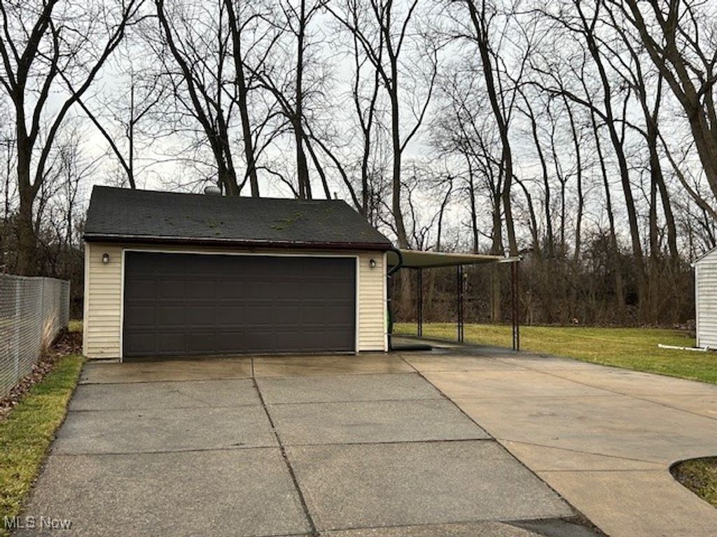 Photo of 452 N Rocky River Drive, Berea, OH 44017 (MLS # 5181331)