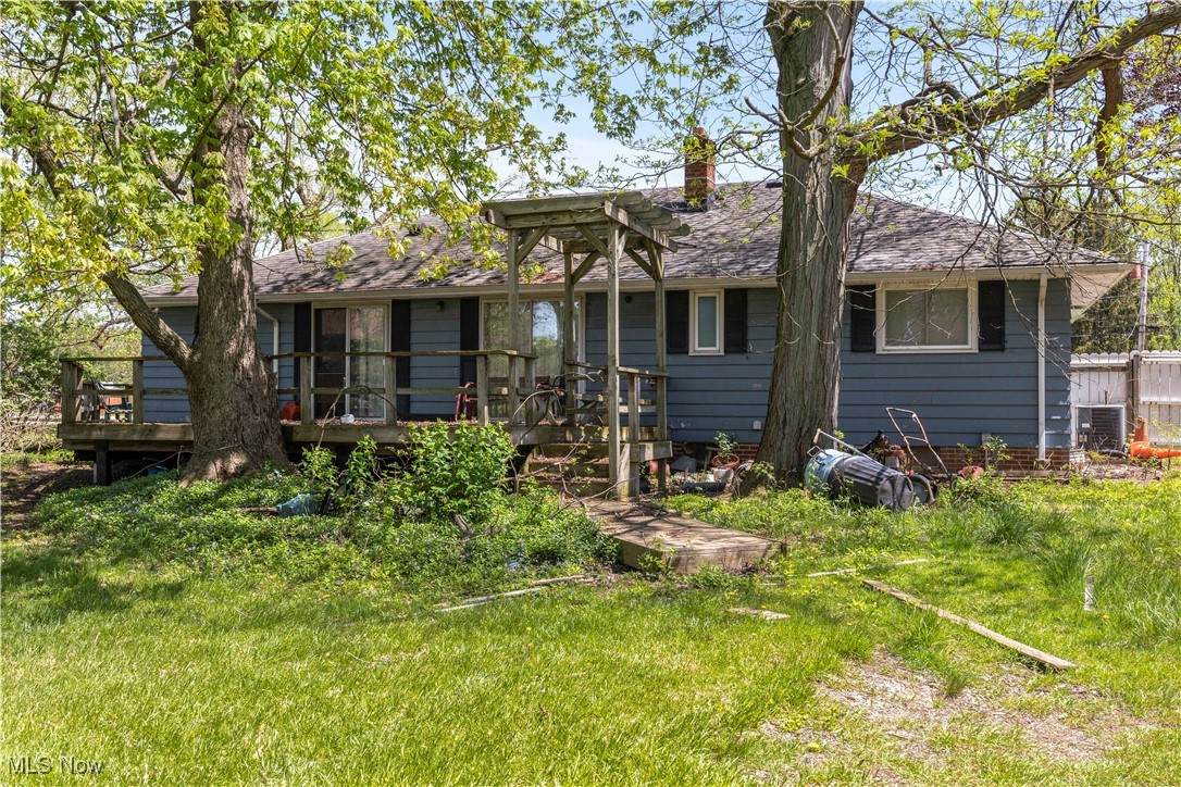 6486 Charles Road, North Olmsted, Ohio image 6