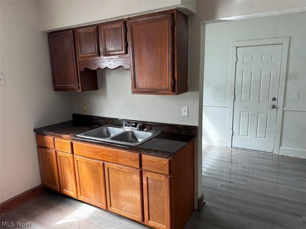 Photo of 4464 W 28th Street, Cleveland, OH 44109 (MLS # 5198155)