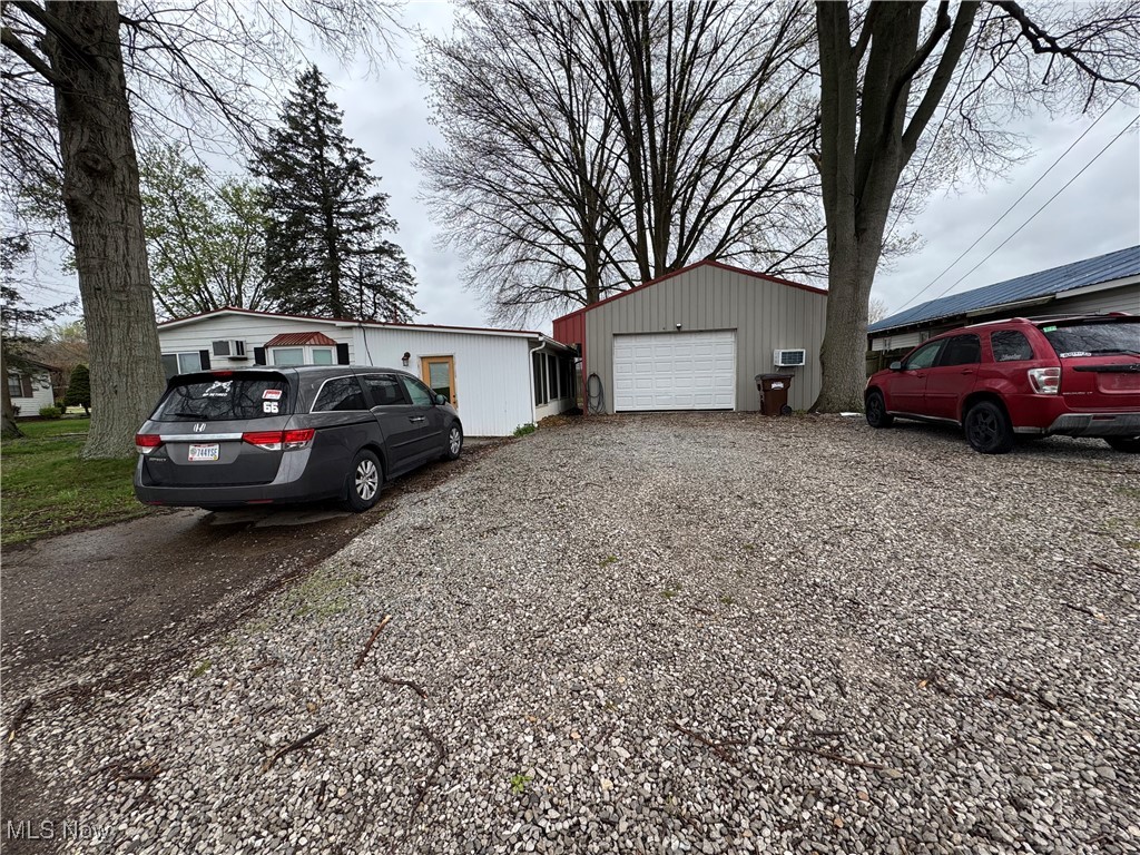 1110 3rd Street, Belpre, Ohio image 2