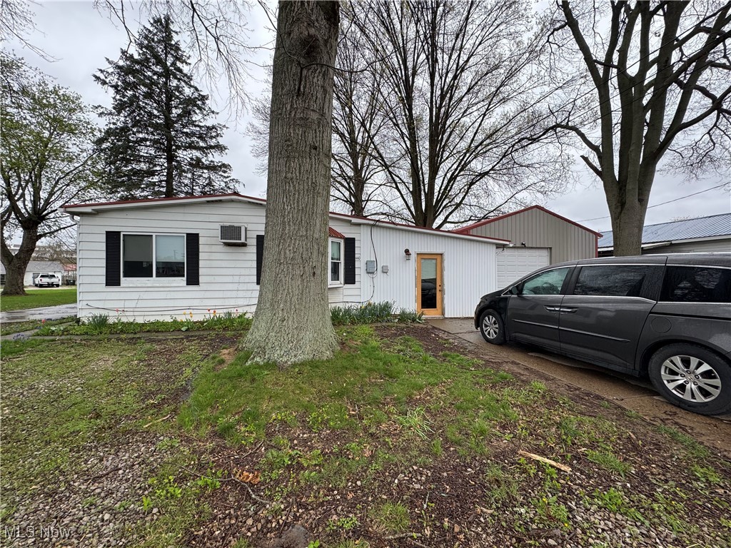 1110 3rd Street, Belpre, Ohio image 1