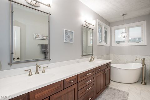 Tiny photo for 355 Wakefield Run Boulevard, Hinckley, OH 44233 (MLS # 5178345)