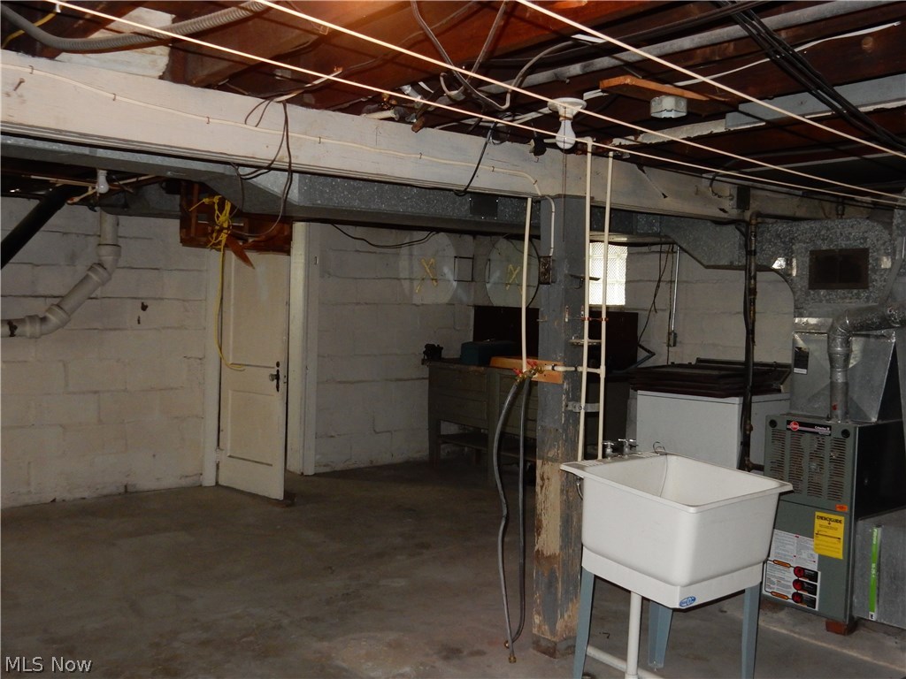 East Akron Terrace - Residential