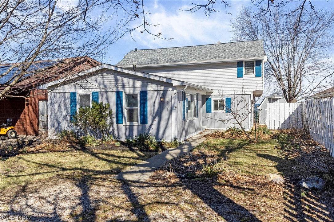 3708 Edgewater Drive