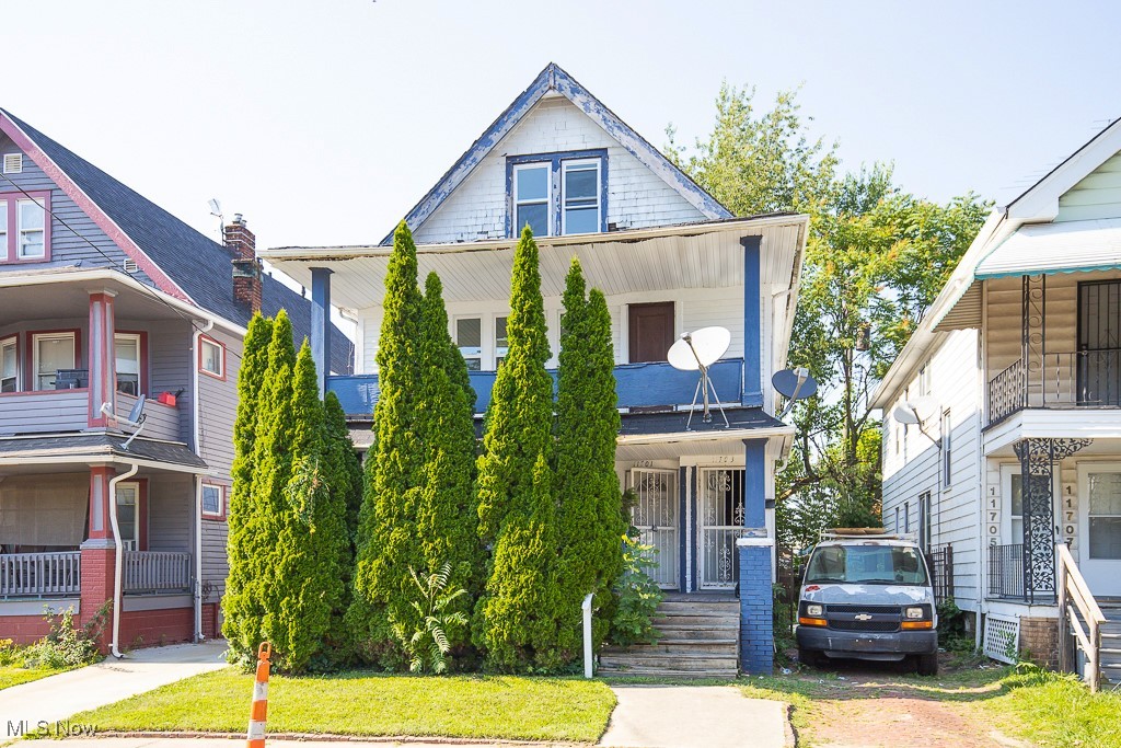 Full Rehabbed from head to toe. The property features a new roof, new hot water tanks and furnaces. Wonderful opportunity to add to your portfolio today