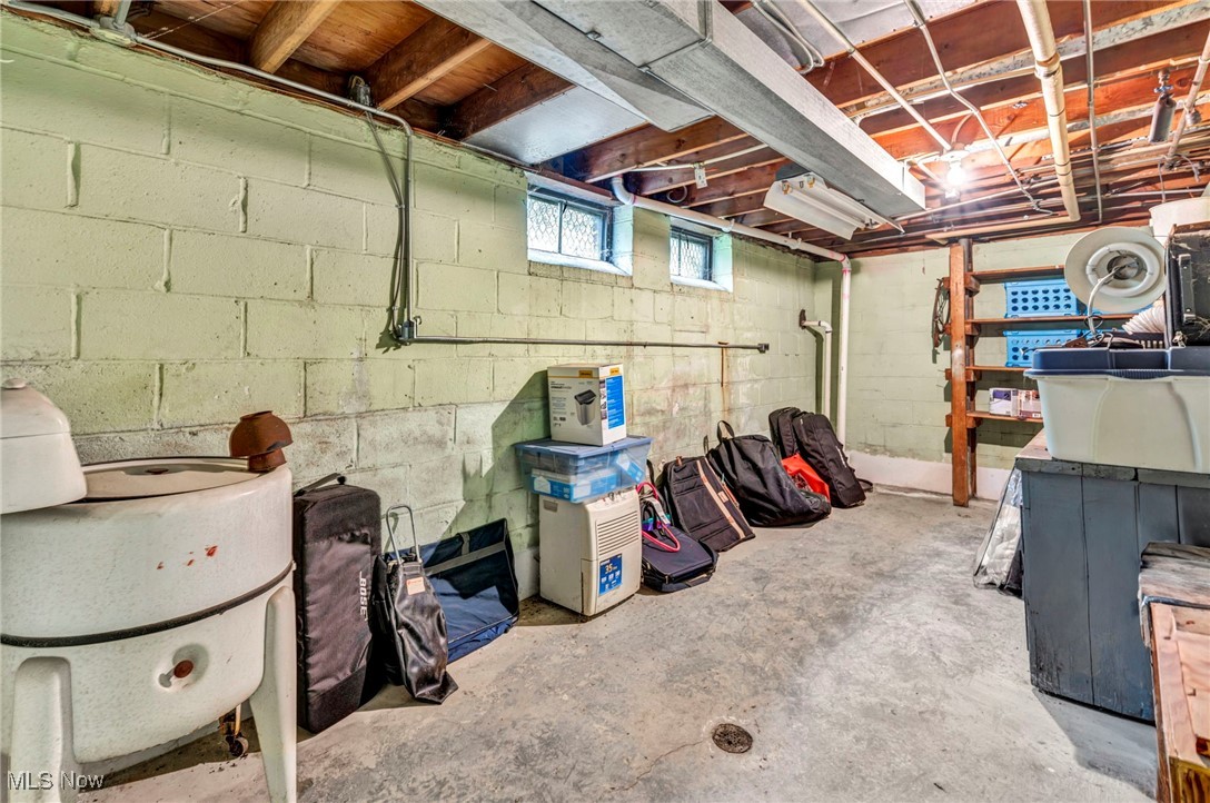 313 E 244 Street, Euclid, Ohio image 36