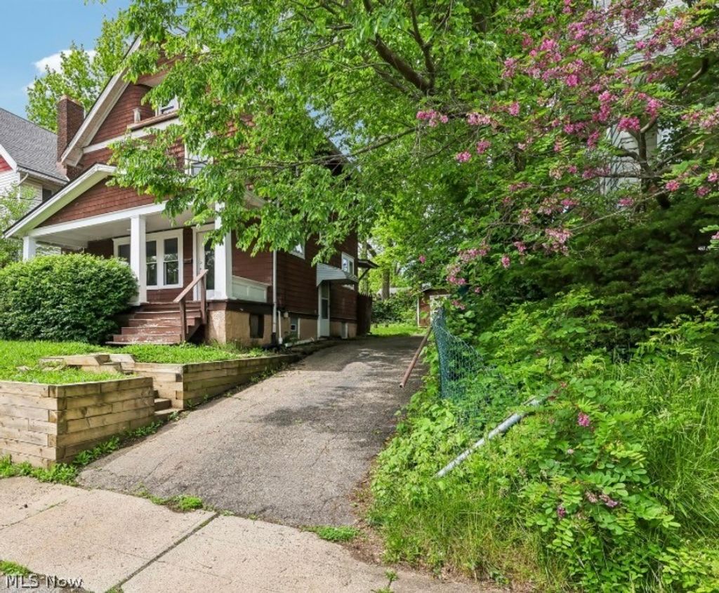 Photo of 897 Polk Avenue, Akron, OH 44314 (MLS # 5210306)