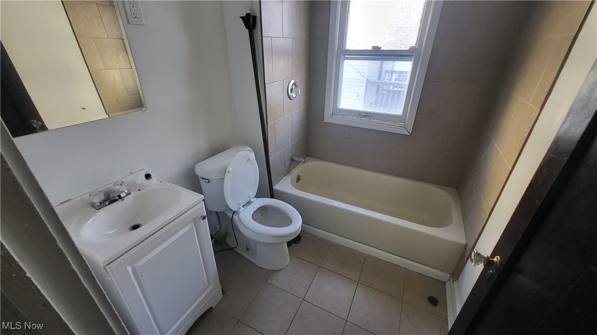 Cleveland, Ohio 44110, United States, 2 Bedrooms Bedrooms, ,1 BathroomBathrooms,Residential,Active,9441