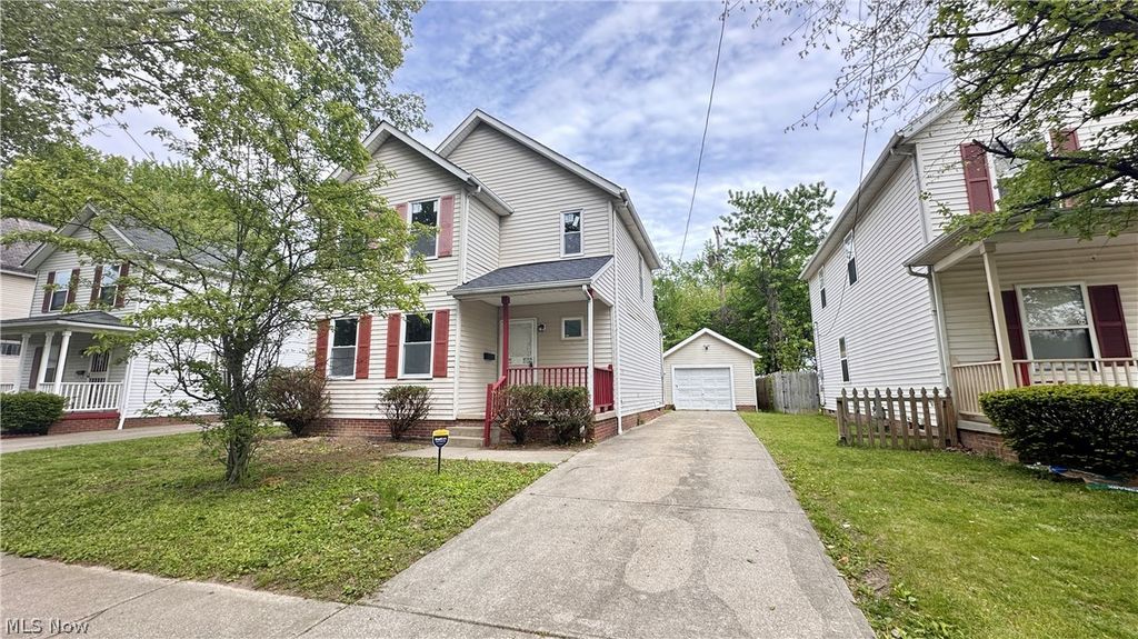 Photo of 571 E 115th Street, Cleveland, OH 44108 (MLS # 5210900)