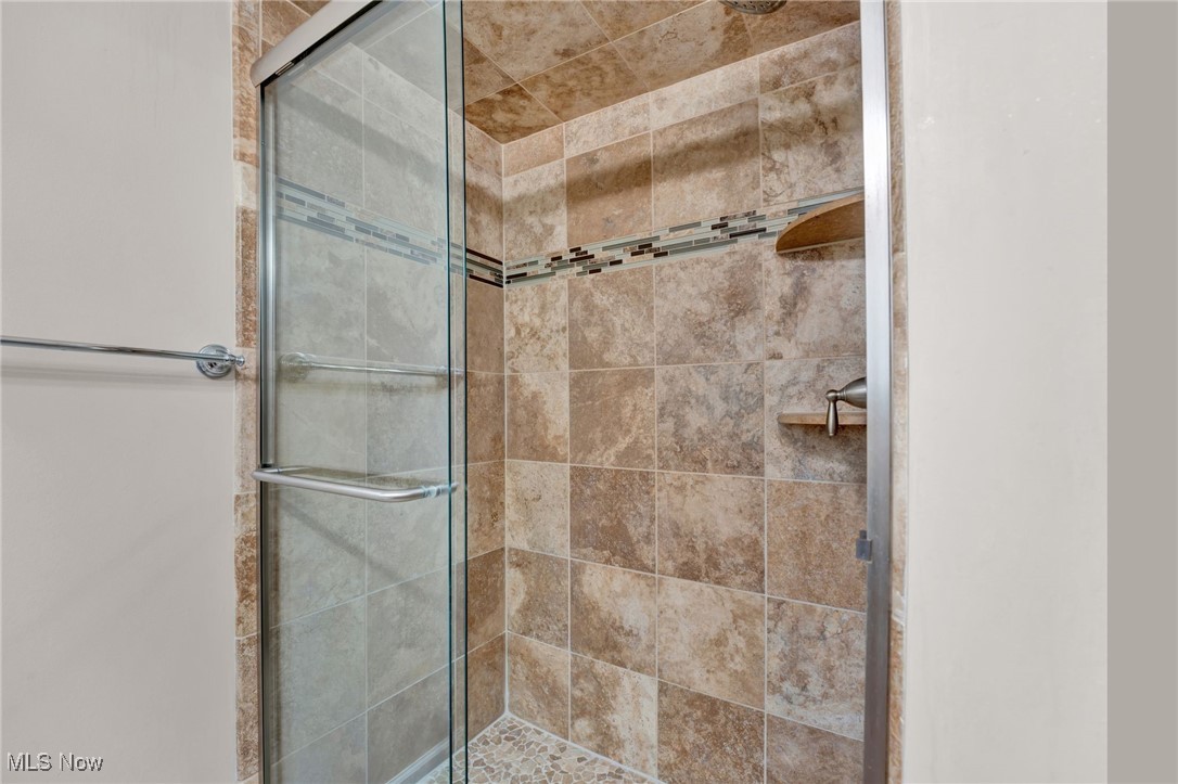 4214 Tallwood Court, North Olmsted, Ohio image 30