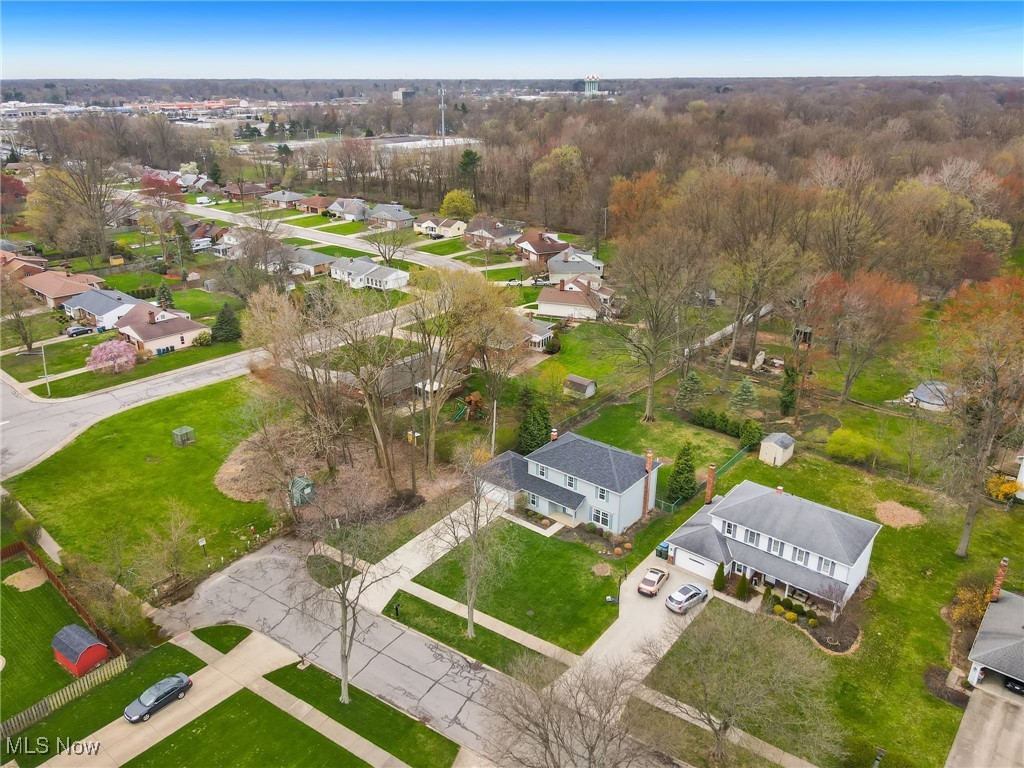 4214 Tallwood Court, North Olmsted, Ohio image 3