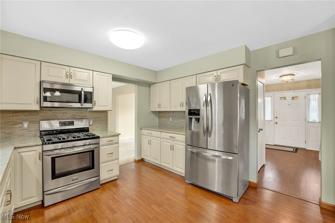 4214 Tallwood Court, North Olmsted, Ohio image 12