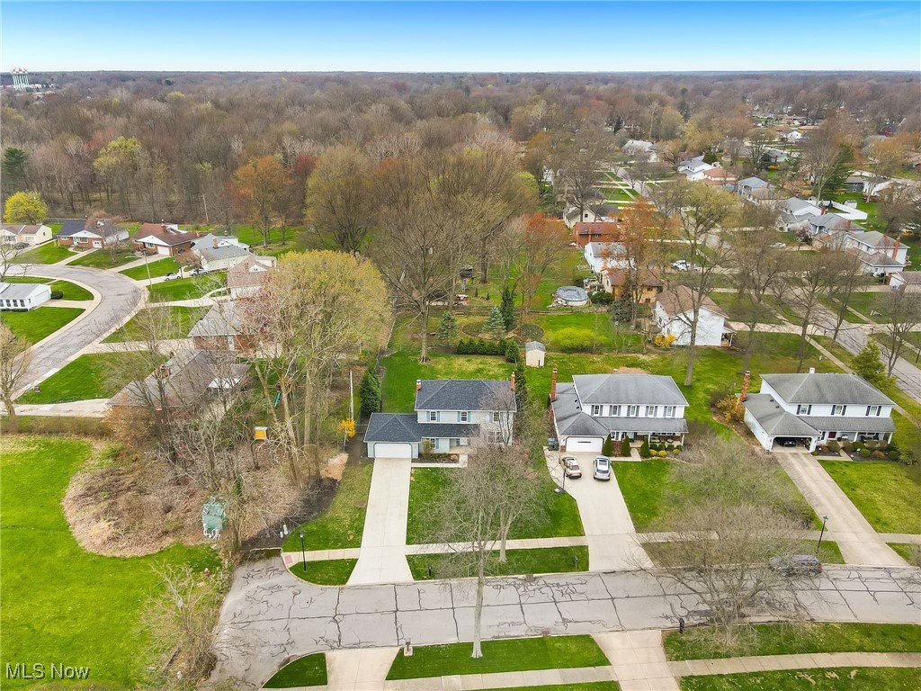 4214 Tallwood Court, North Olmsted, Ohio image 2
