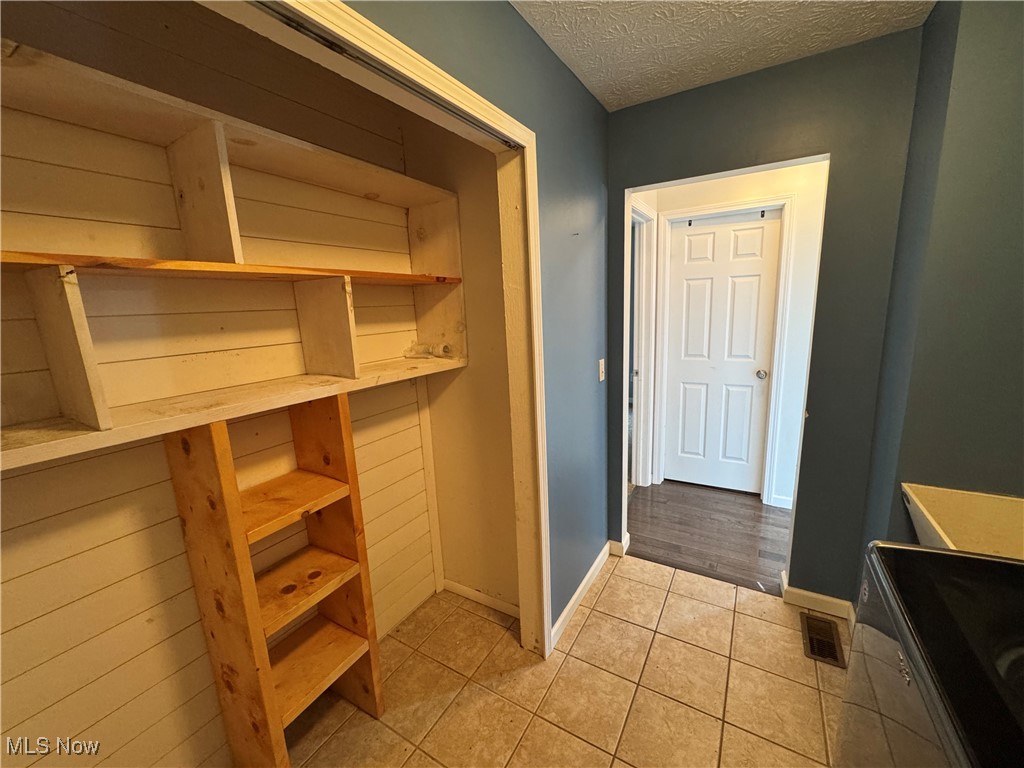 Meadow Lakes Sub - Residential Lease