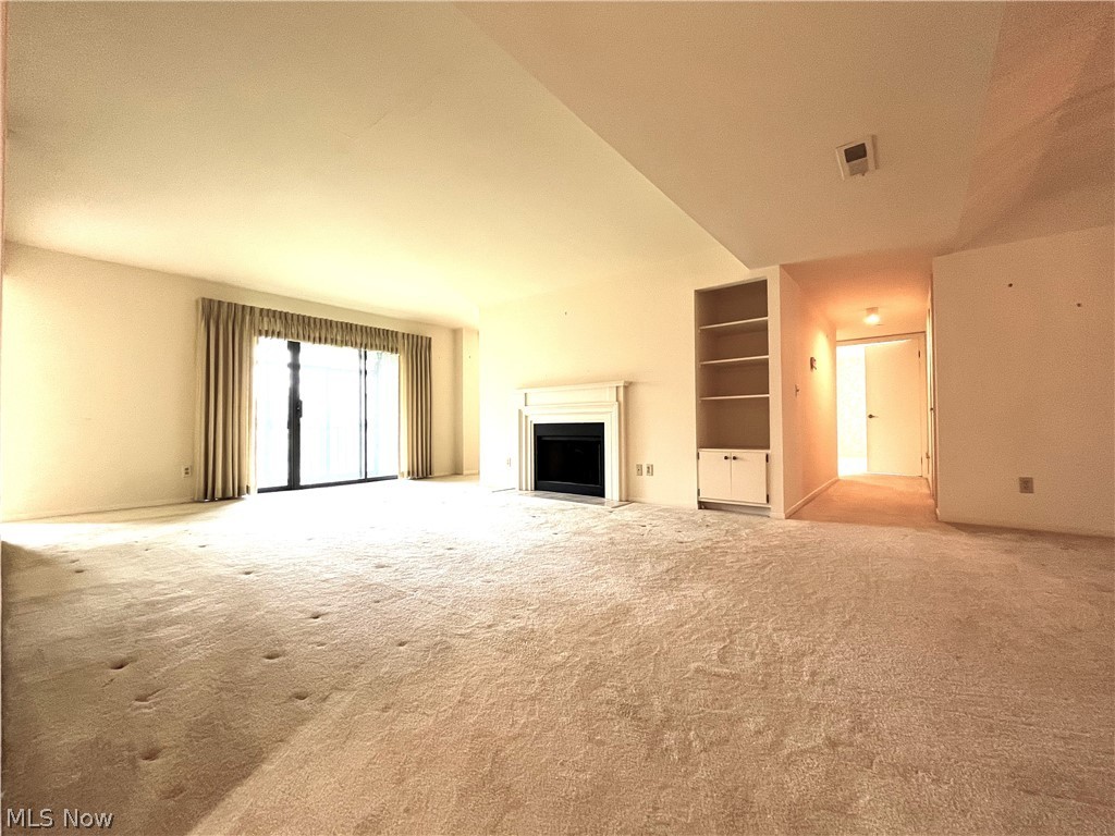 Woodhawk Club Condos 07 - Residential